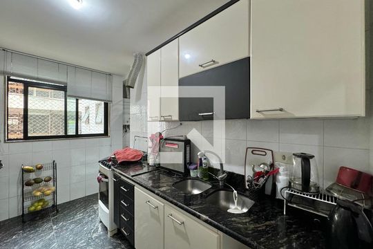 Cozinha de apartamento à venda com 3 quartos, 130m² em Barra da Tijuca, Rio de Janeiro