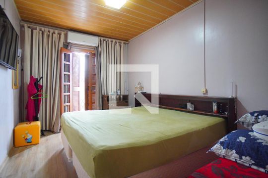 Quarto 1 - Segundo Andar de casa à venda com 4 quartos, 250m² em São João, Porto Alegre