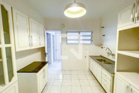 Cozinha de apartamento para alugar com 2 quartos, 100m² em Jardim Paulista, São Paulo