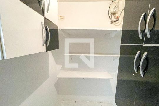 Quarto de Serviço de apartamento para alugar com 2 quartos, 100m² em Jardim Paulista, São Paulo