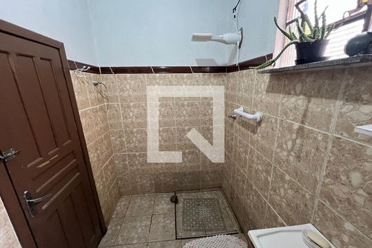 Banheiro de casa à venda com 2 quartos, 80m² em Canudos, Novo Hamburgo