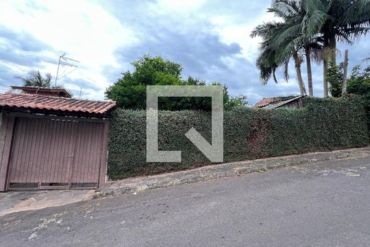 Fachada traseira de casa à venda com 2 quartos, 80m² em Canudos, Novo Hamburgo