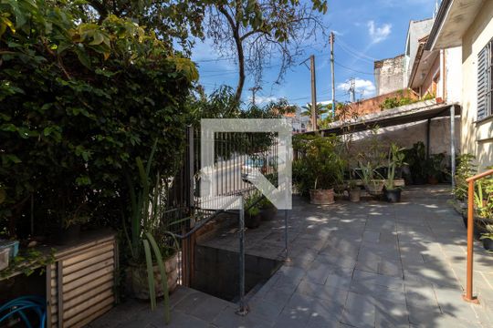 Quintal de casa à venda com 3 quartos, 220m² em Parque Peruche, São Paulo