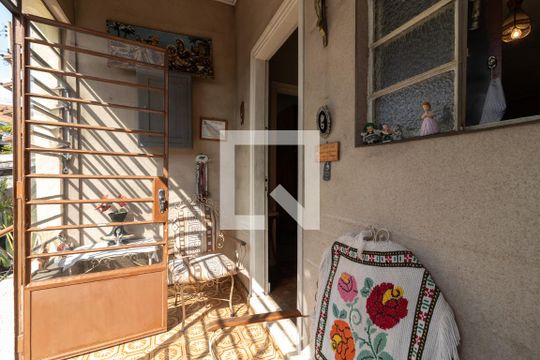 Varanda de casa à venda com 3 quartos, 220m² em Parque Peruche, São Paulo