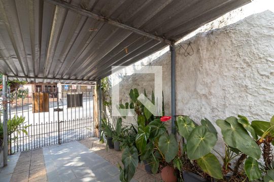 Garagem de casa à venda com 3 quartos, 220m² em Parque Peruche, São Paulo