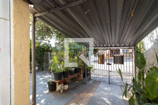 Garagem de casa à venda com 3 quartos, 220m² em Parque Peruche, São Paulo