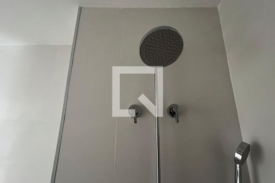 Banheiro de kitnet/studio à venda com 1 quarto, 21m² em Paraíso, São Paulo