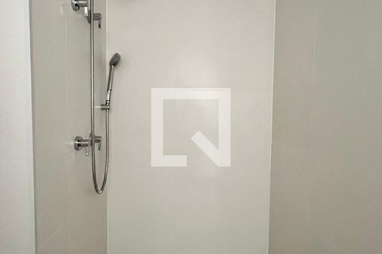 Banheiro de kitnet/studio à venda com 1 quarto, 21m² em Paraíso, São Paulo