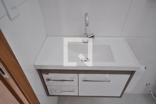 Banheiro de apartamento à venda com 1 quarto, 30m² em Vila Constança, São Paulo