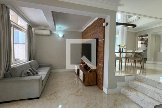 Casa de Condomínio à venda com 4 quartos, 271m² em Residencial Quatro (alphaville), Santana de Parnaíba