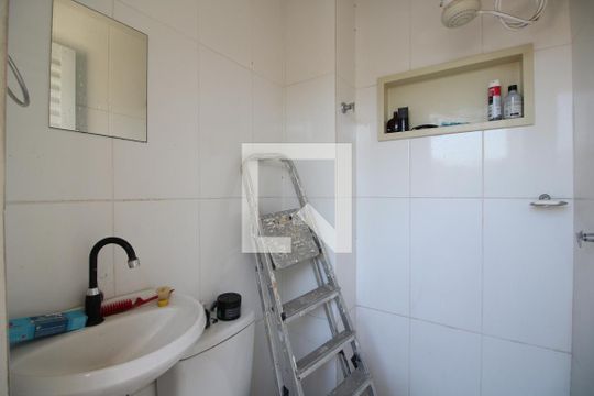 Banheiro de kitnet/studio para alugar com 1 quarto, 84m² em Jacarepaguá, Rio de Janeiro