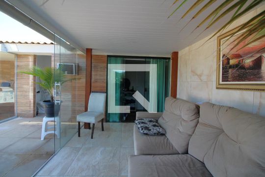 Sala de kitnet/studio para alugar com 1 quarto, 84m² em Jacarepaguá, Rio de Janeiro