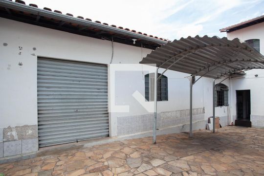 Anexo de casa à venda com 4 quartos, 360m² em Santa Amelia, Belo Horizonte
