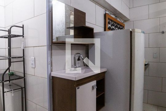 Cozinha de kitnet/studio para alugar com 1 quarto, 22m² em Santa Efigênia, Belo Horizonte