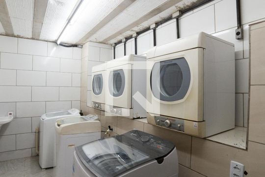 Área comum - Lavanderia de kitnet/studio para alugar com 1 quarto, 22m² em Santa Efigênia, Belo Horizonte