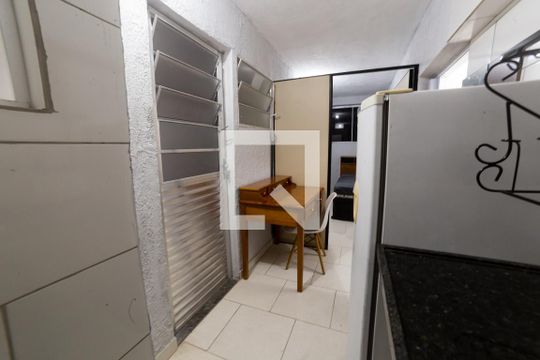 Cozinha de kitnet/studio para alugar com 1 quarto, 22m² em Santa Efigênia, Belo Horizonte