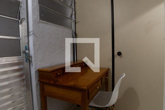 Sala de kitnet/studio para alugar com 1 quarto, 22m² em Santa Efigênia, Belo Horizonte