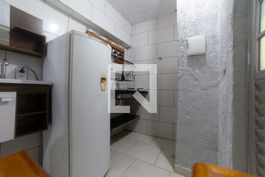 Sala de kitnet/studio para alugar com 1 quarto, 22m² em Santa Efigênia, Belo Horizonte