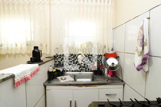 Cozinha de casa para alugar com 2 quartos, 60m² em Tremembé, São Paulo