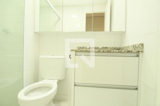 Banheiro da Suíte de apartamento para alugar com 2 quartos, 54m² em Jardim Monte Kemel, São Paulo