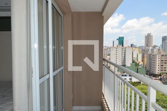 Varanda de kitnet/studio para alugar com 1 quarto, 27m² em Liberdade, São Paulo