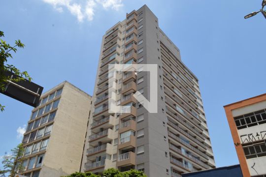Fachada de kitnet/studio para alugar com 1 quarto, 27m² em Liberdade, São Paulo