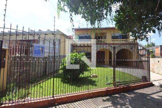 Fachada de casa à venda com 3 quartos, 587m² em Nossa Senhora das Gracas, Canoas