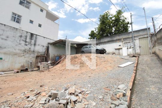 Garagem de casa à venda com 6 quartos, 520m² em Céu Azul, Belo Horizonte