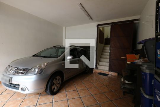 Garagem de casa à venda com 3 quartos, 180m² em Jardim Las Vegas, Santo André