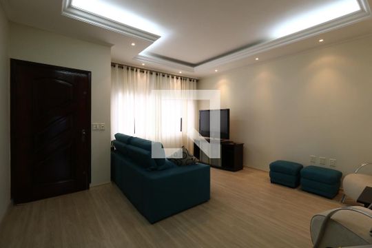 Casa à venda com 3 quartos, 180m² em Jardim Las Vegas, Santo André