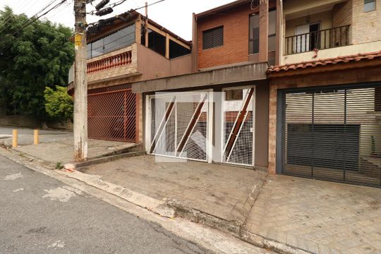 Fachada de casa à venda com 3 quartos, 180m² em Jardim Las Vegas, Santo André
