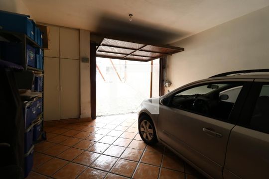 Garagem de casa à venda com 3 quartos, 180m² em Jardim Las Vegas, Santo André