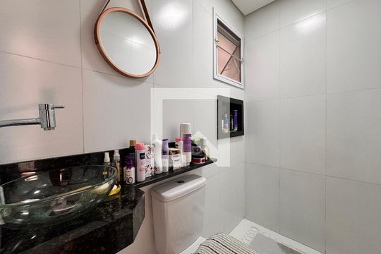 Banheiro de apartamento para alugar com 2 quartos, 44m² em Parque Capuava, Santo André