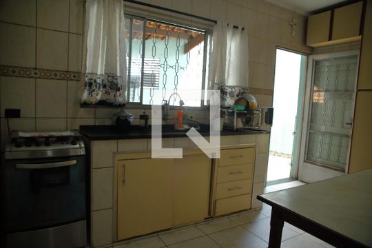 Cozinha de casa à venda com 4 quartos, 200m² em Chácara Sergipe, São Bernardo do Campo