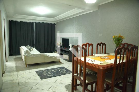 Casa à venda com 4 quartos, 200m² em Chácara Sergipe, São Bernardo do Campo