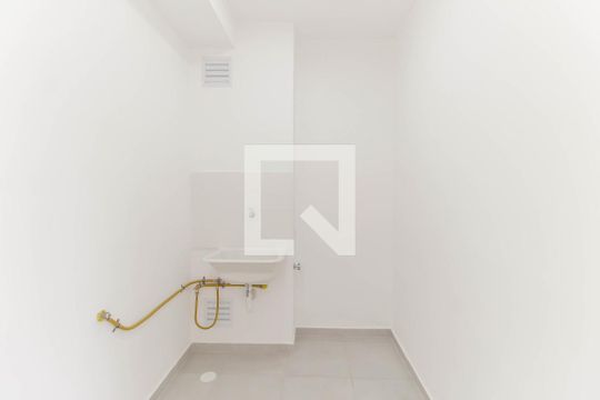 Área de Serviço de apartamento para alugar com 2 quartos, 39m² em Conjunto Residencial José Bonifácio, São Paulo