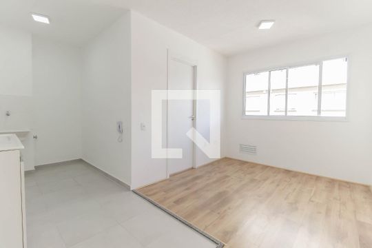 Apartamento para alugar com 2 quartos, 39m² em Conjunto Residencial José Bonifácio, São Paulo