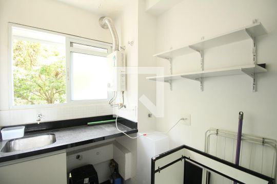 Área de Serviço de apartamento para alugar com 2 quartos, 57m² em Parque Reboucas, São Paulo