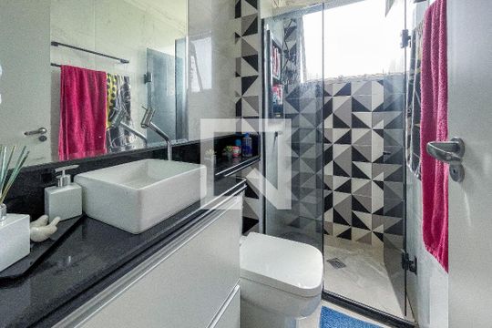 Banheiro de apartamento para alugar com 2 quartos, 41m² em Jardim Boa Vista (zona Oeste), São Paulo