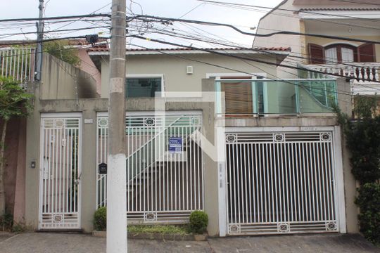 Fachada de casa para alugar com 4 quartos, 140m² em Água Fria, São Paulo