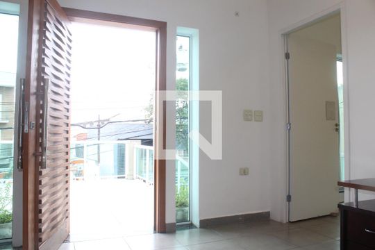 Sala de Estar de casa para alugar com 4 quartos, 140m² em Água Fria, São Paulo