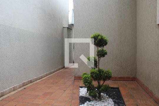Quintal de casa à venda com 4 quartos, 140m² em Água Fria, São Paulo