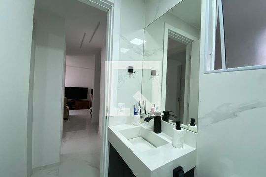 Banheiro de apartamento para alugar com 2 quartos, 47m² em Piedade, Rio de Janeiro