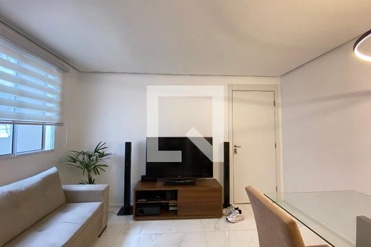 Sala de apartamento para alugar com 2 quartos, 47m² em Piedade, Rio de Janeiro