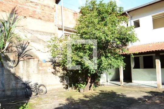 Quintal de casa à venda com 3 quartos, 500m² em Dom Silverio, Belo Horizonte