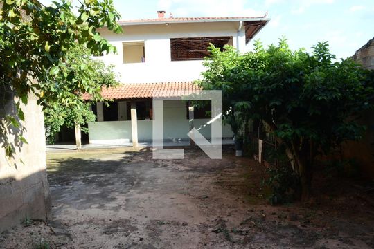 Quintal de casa à venda com 3 quartos, 500m² em Dom Silverio, Belo Horizonte