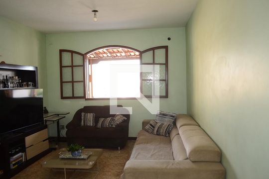 Detalhe Sala de casa à venda com 3 quartos, 500m² em Dom Silverio, Belo Horizonte