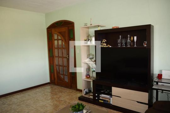 Detalhe Sala de casa à venda com 3 quartos, 500m² em Dom Silverio, Belo Horizonte