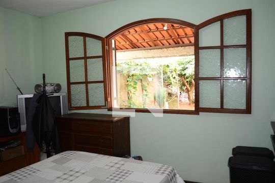 Quarto 1 de casa à venda com 3 quartos, 500m² em Dom Silverio, Belo Horizonte