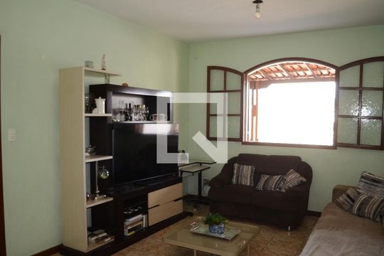 Sala de casa à venda com 3 quartos, 500m² em Dom Silverio, Belo Horizonte